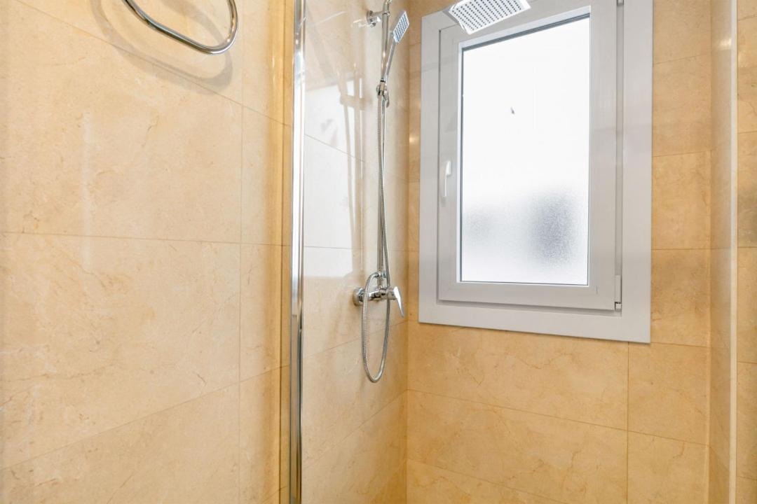 1 Bedroom 1 Bathroom Furnished - Chueca - Modern Functional - Mintystay Madrid Exterior foto